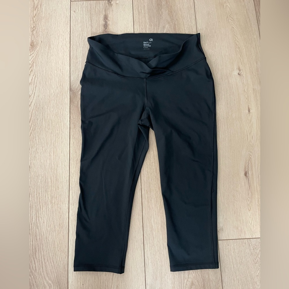 Gap Maternity Cropped Workout Tights